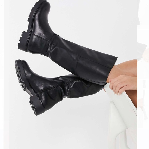 Vagabond Black Heeled Boots with Chunky Sole